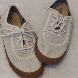 Great Condition: Tom's Carmel Birch & Gum Shoes Women's 8